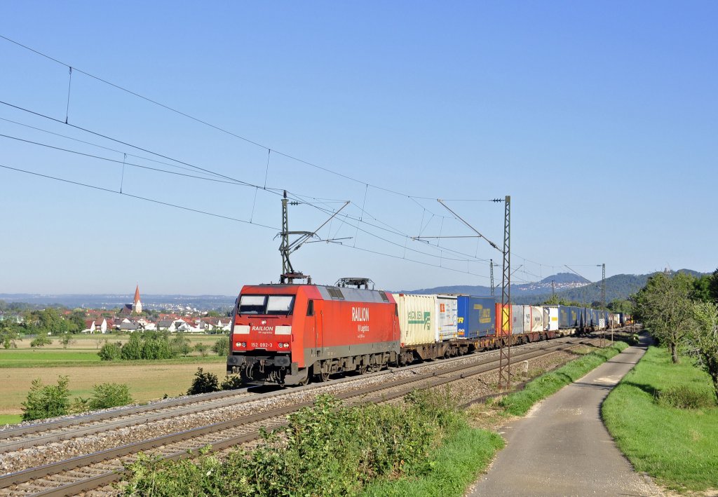 152 092 mit einem KLV auf der Filsbahn Richtung  Ulm.Aufgenommen bei Kuchen an der Fils am 8.9.2012