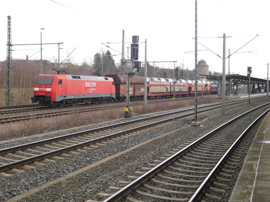 152 096-4 steht im oberem Bahnhof Reichenbach/V. am 21.03.10.