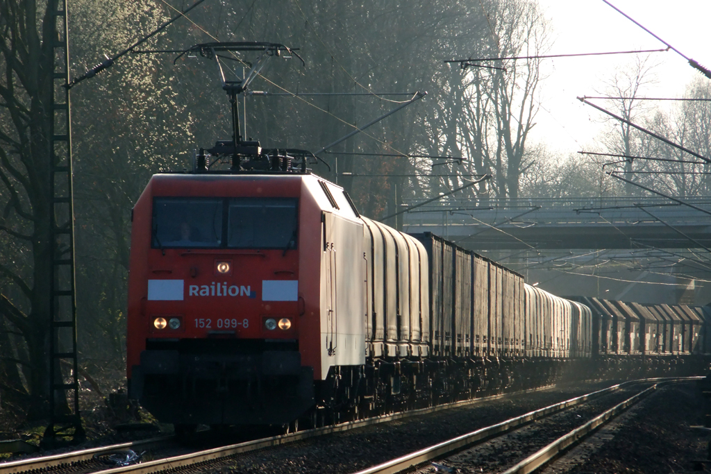 152 099-8 auf der Hamm-Osterfelder Strecke in Recklinghausen-Suderwich 23.3.2012