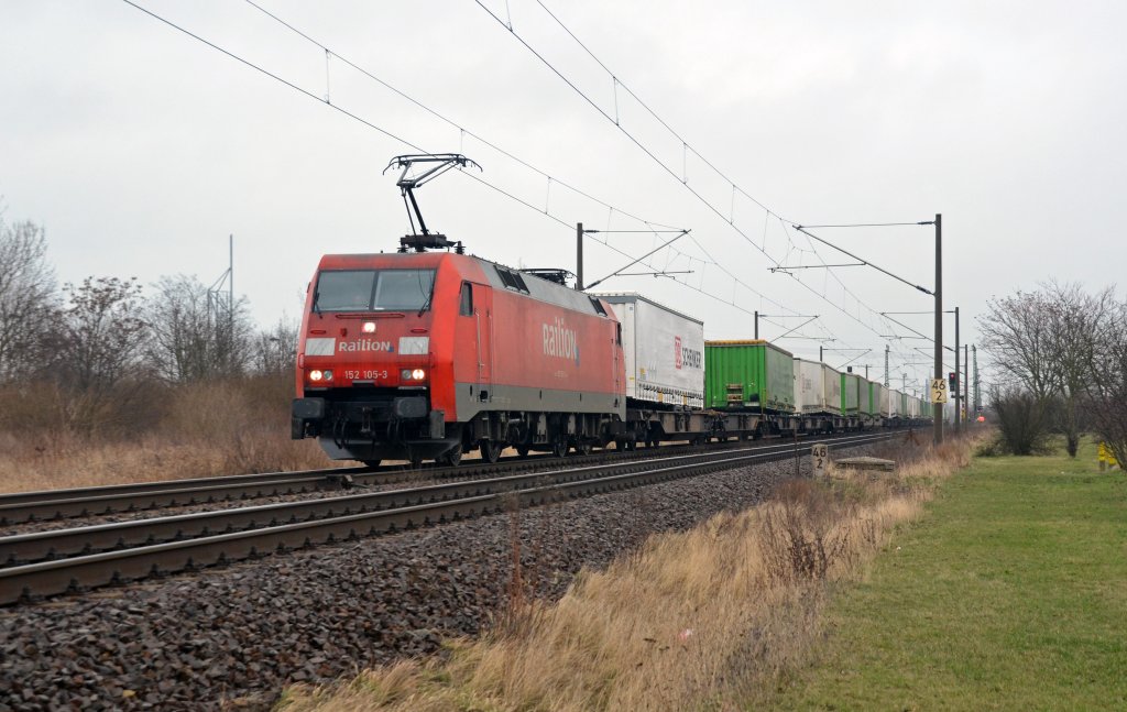 152 105 zog am 11.03.12 einen Hangartner durch Greppin Richtung Dessau.
