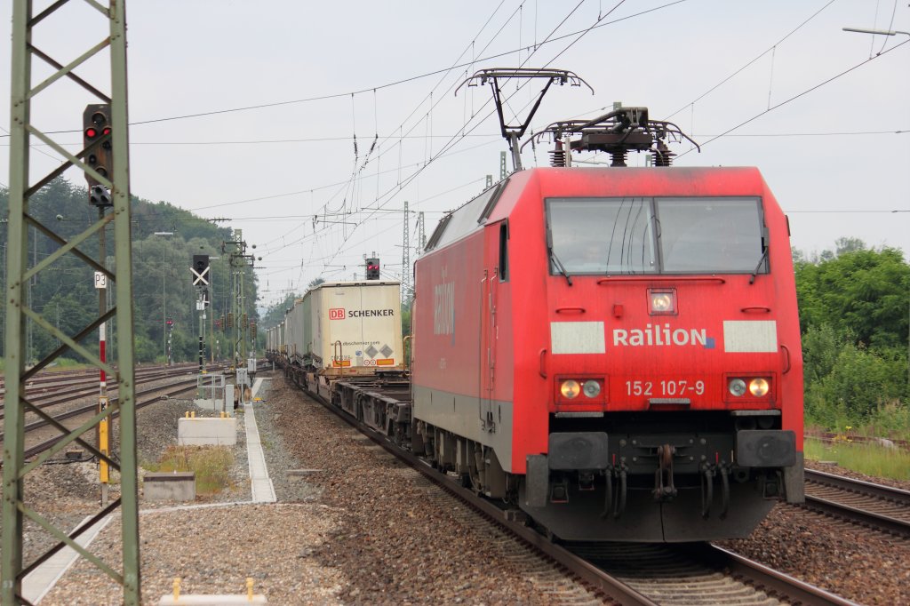 152 107-9 DB Schenker Rail in Hochstadt/ Marktzeuln am 03.07.2012.