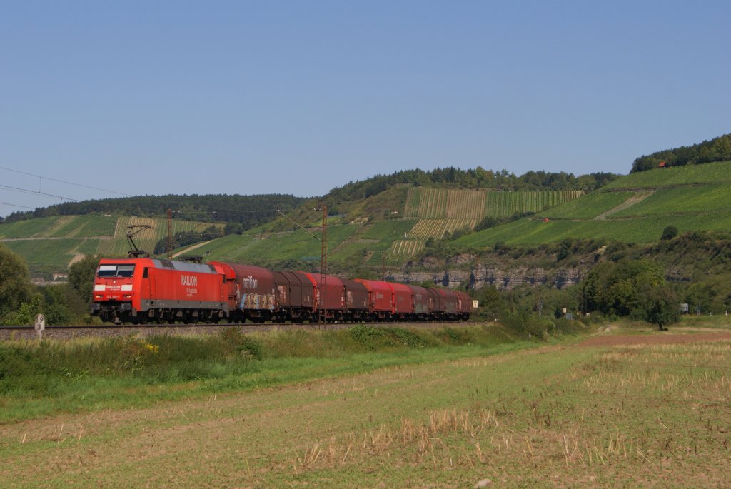 152 109-5 mit einem gemischten G�terzug in Himmelstadt am 17.08.2011