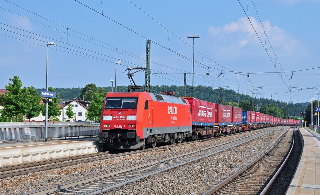 152 110 mit einem Winner KLV auf der Filsbahn in Amstetten(Wrtt.)Aufnahme entstand am 10.7.2013