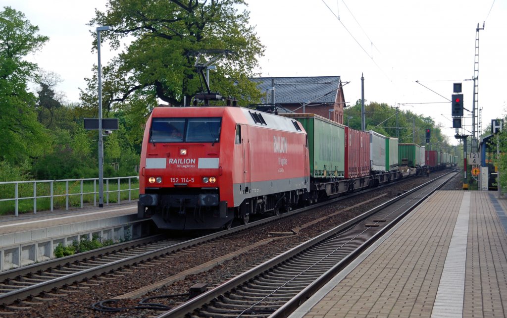 152 114 wurde am 12.05.10 vom Talent in Burgkemnitz �berholt. Sie fuhr mit einem Hangartner Richtung Wittenberg.