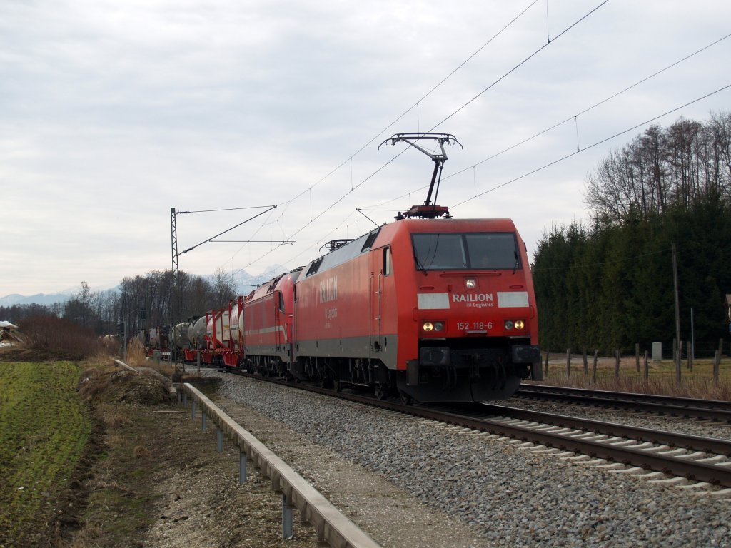 152-118 und 541-105 am 20.03.2010 mit einem KLV-Zug beim B Vogl wahrscheinlich ein verspteter KLV Zug aus Slowenien leider aber mit der falschen Vorspannlok.