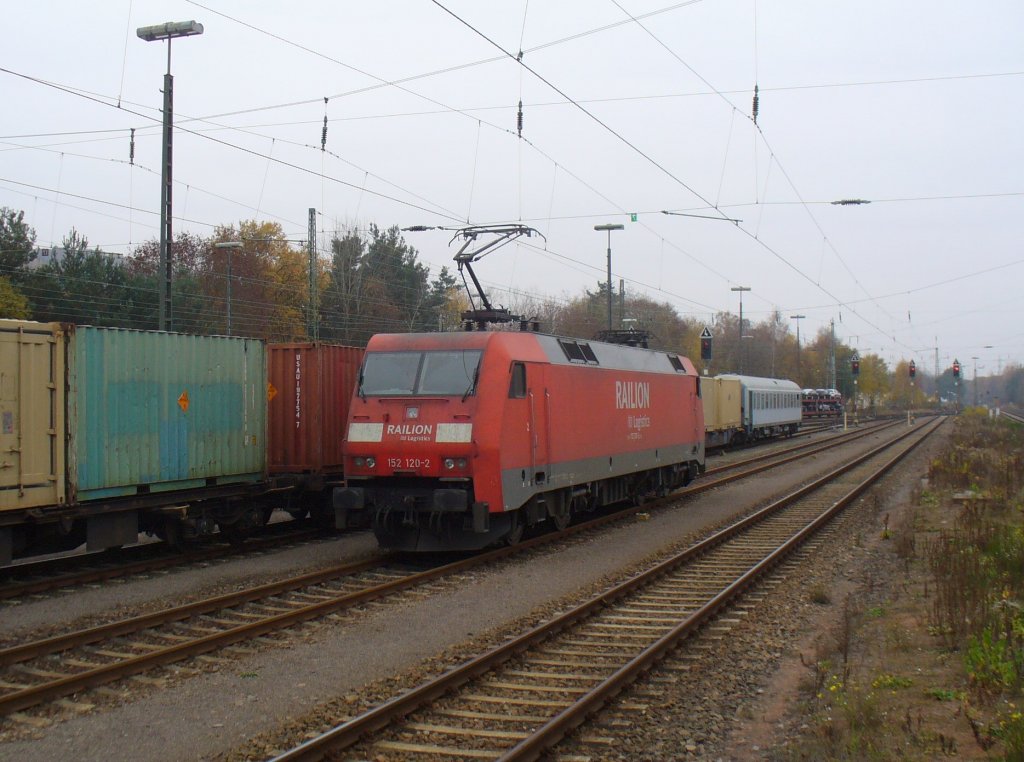 152 120-2 rangiert am 12.10.2011 in Einsiedlerhof
