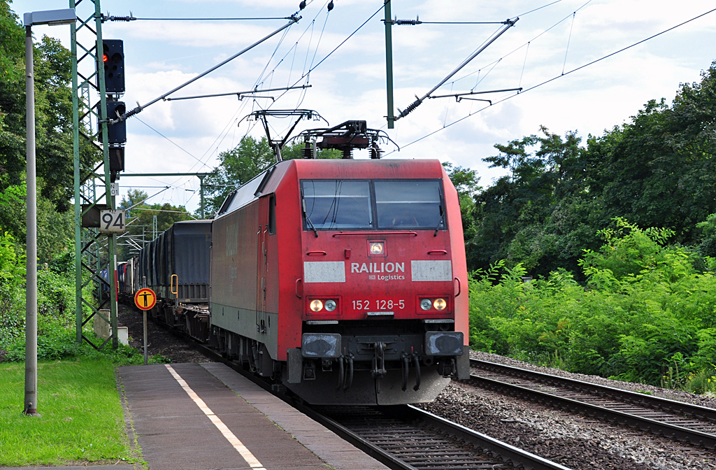152 128-5 mit gemischten Gterzug in Bonn-Oberkassel - 19.09.2010