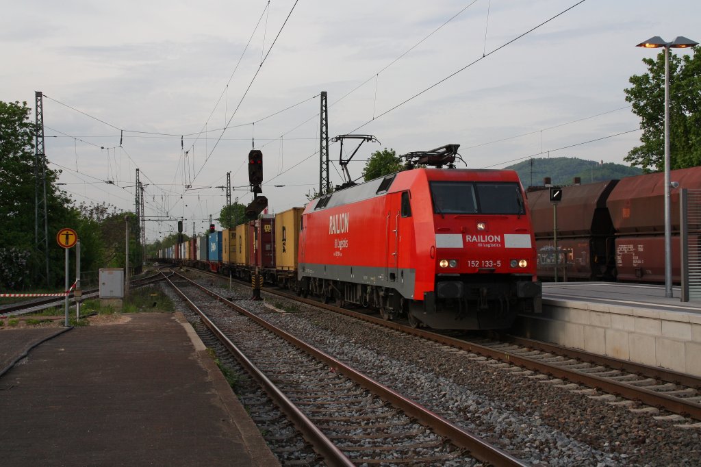152 133 mit Gz in Richtung Heidelberg.Am 29.04.10 in Bensheim.