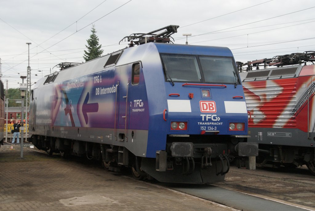 152 134-3 beim Fest zum 125j�hrigen Jubil�um des Osnabr�cker Bw´s am 19.9.´10.