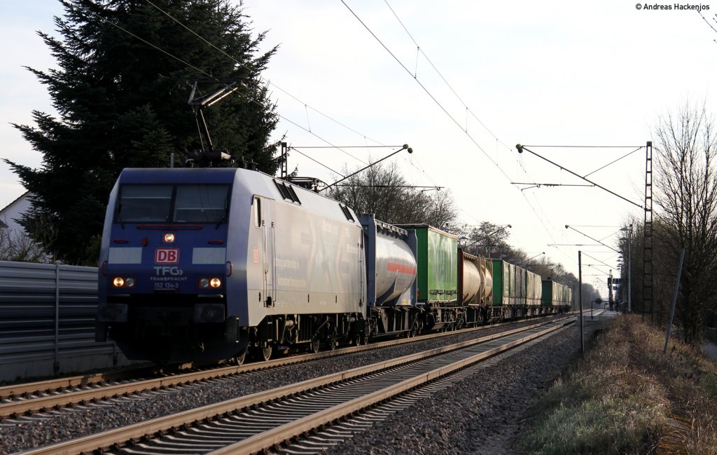 152 134-3 mit dem IKE 50034(Basel Bad Rbf-Bremen Grolland) bei Bruchhausen 15.3.11