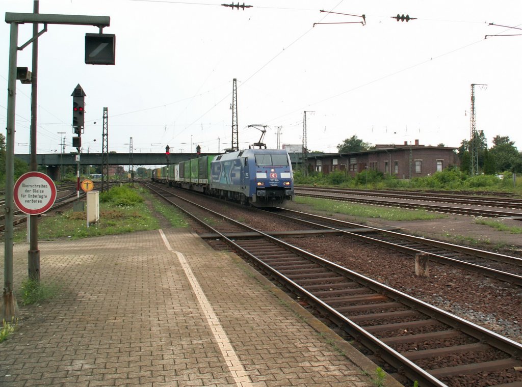 152 135 ist am 2.8.10 in Mannheim Friedrichsfeld auf dem Weg Richtung Darmstadt.