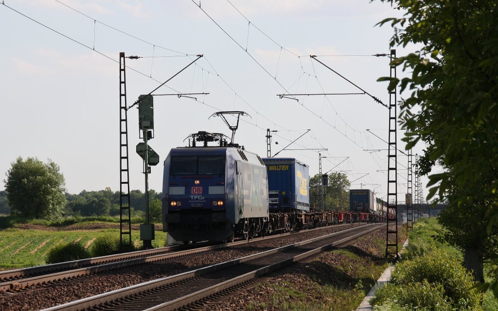 152 135 mit Gz in Richtung Frankfurt(Main).Am 24.05.10 in Ltzelsachsen.