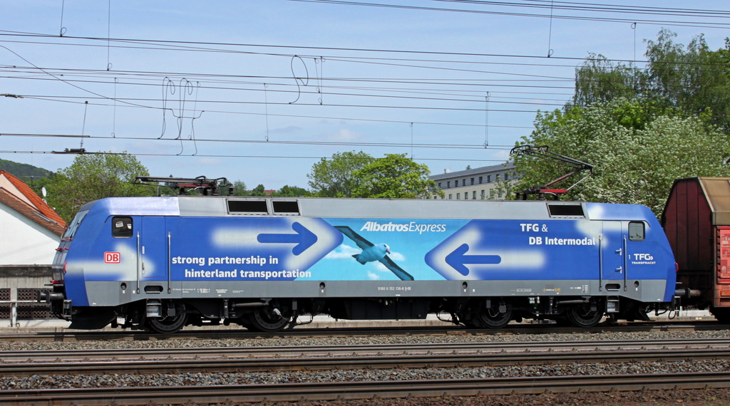 152 136 mit Daimlerzug am 14.05.12 in Fulda 