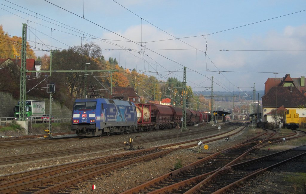 152 137  Albatros Express  mit EZ nach Nrnberg Rbf am 31. Oktober 2012 in Kronach.