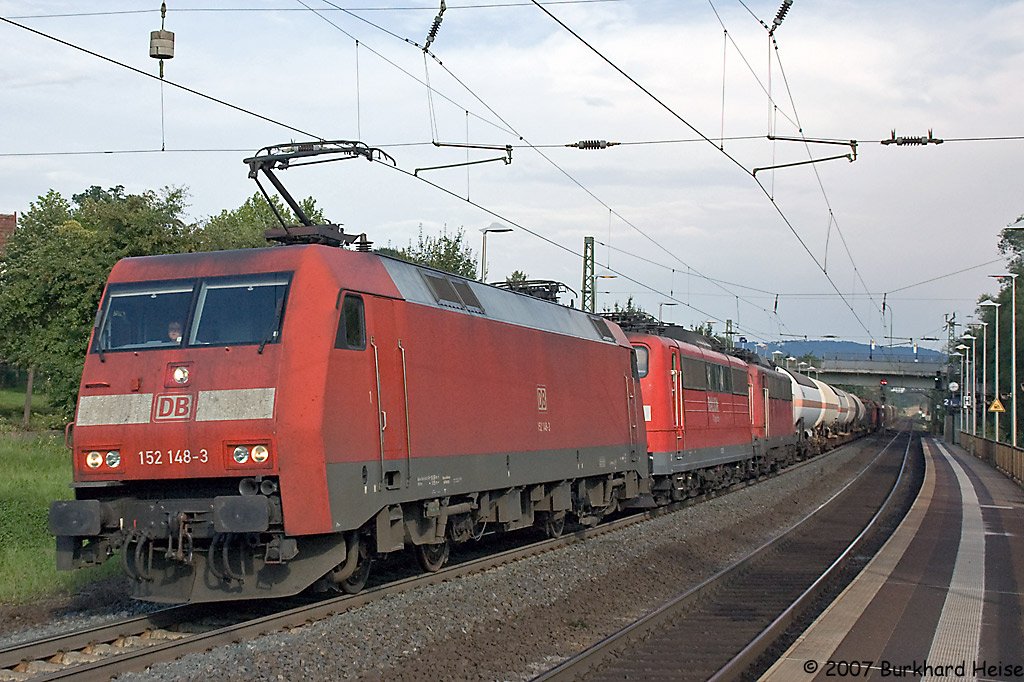 152 148 mit Gterzug am 20.7.2007 in Burghaun.