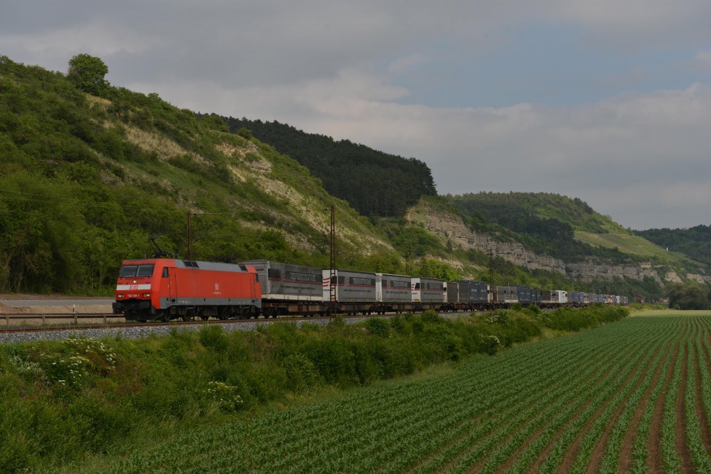 152 149 mit dem Paneuropa/Terratrans-KLV nach Bremen am 02.06.2012 unterwegs bei Karlstadt.