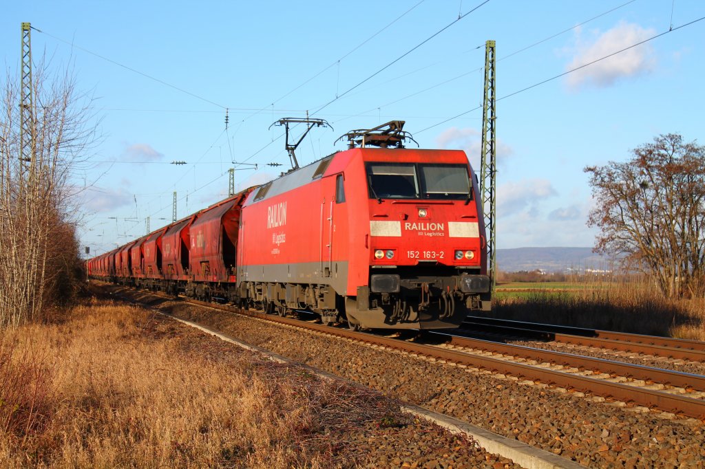 152 163-2 in der Morgensonne bei Mühlheim-Kärlich am 09.12.2011 erwischt!