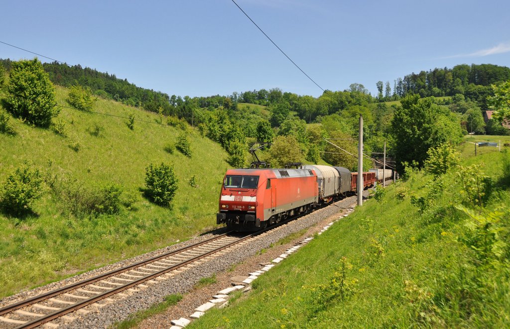 152 169 mit gem Gterzug EZ 52738 Nrnberg Rbf-Kornwestheim Rbf bei Fichtenberg auf der Murrbahn am 26.5.2012