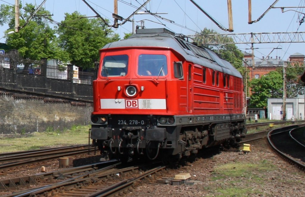 1.5.2012 Stettin Hbf. 234 278 beim Kopf machen bei EC 178 / 179.