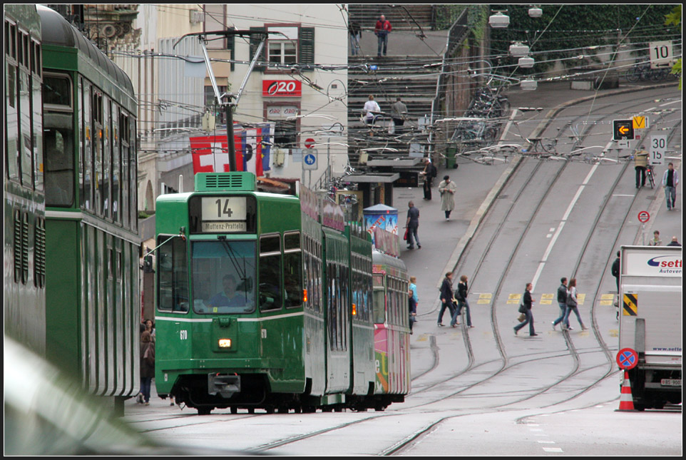 15.31, vier Minuten, fünf Bilder - 

Wagen 610 der BVB. 

28.08.2010 (M)
