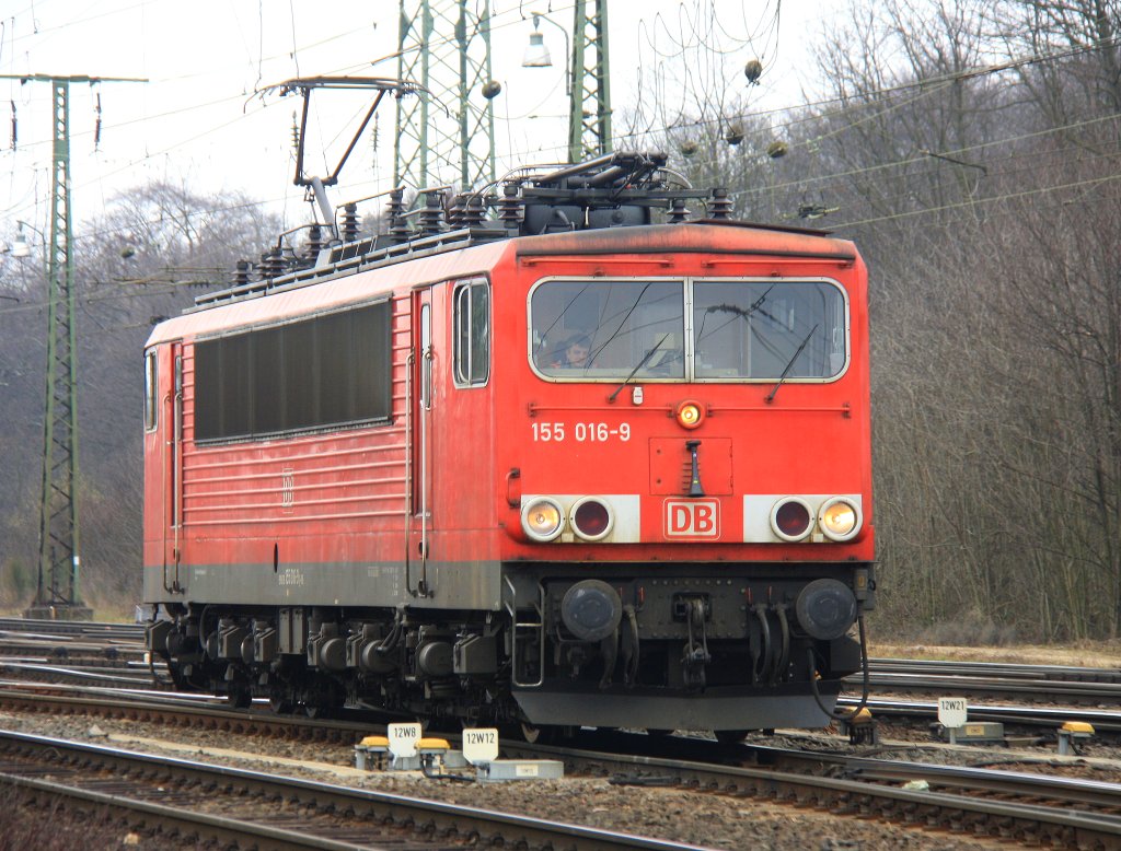 155 016-9 DB kommt als Lokzug aus Kln-Kalk und fhrt in Kln-Gremberg ein bei Wolken am 3.4.2013.