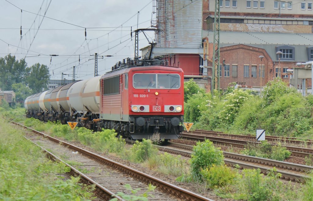 155 020-1 kurz hinter Dessau Richtung (2009)