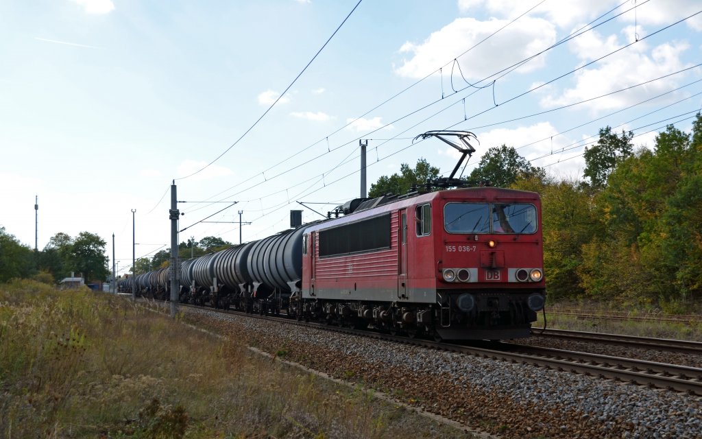155 036 zog am 30.09.12 einen Kesselwagenzug durch Burgkemnitz Richtung Berlin. Gru� zur�ck!
