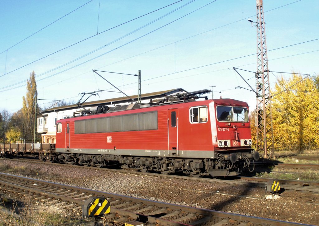 155 037-5, durch Lehrte mit Gterzug am 14.11.2012.