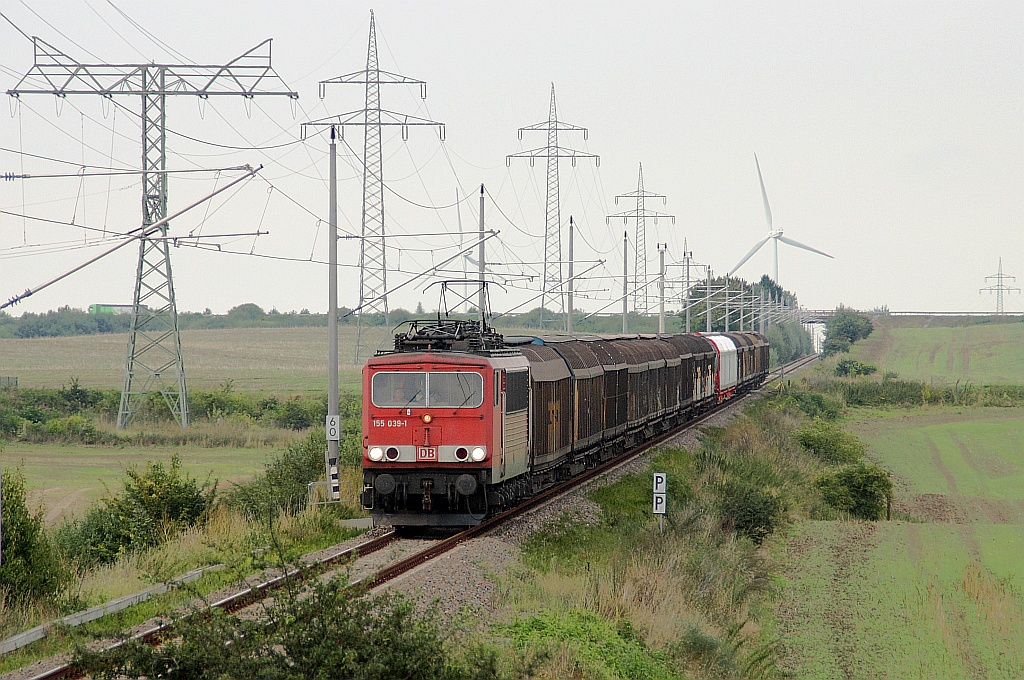 155 039 rollt am 13.08.2010 durch die Uckermark bei Mrow-Oberdorf