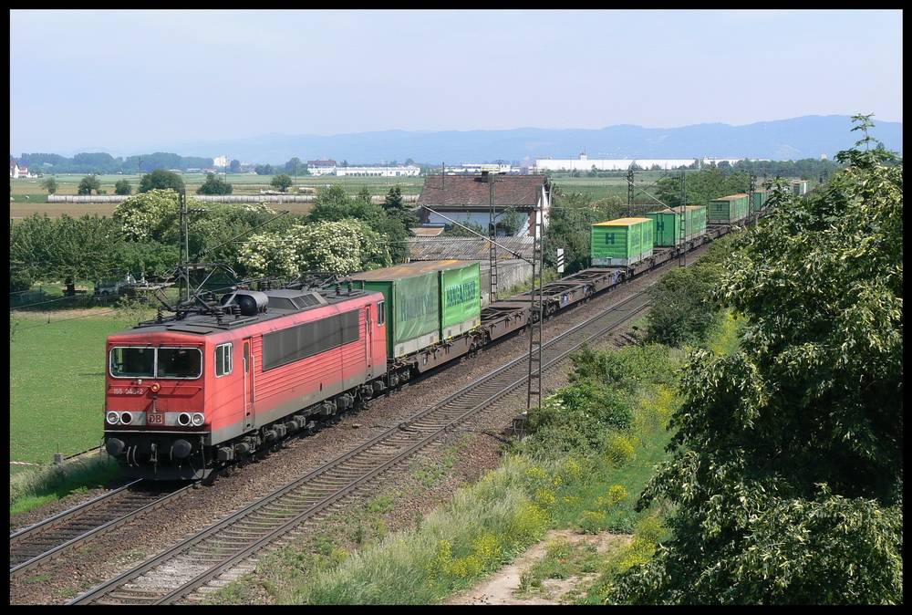 155 048 musste am 19.5.2007 den Hangartner (IKE 50181) nach Basel bringen. Aufgenommen bei Ladenburg