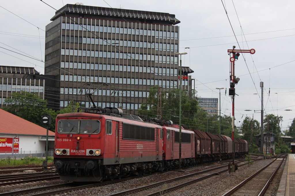 155 066 und 155 219 (OR) am 13.6.12 mit einem Stahlzug in D�sseldorf-Rath.