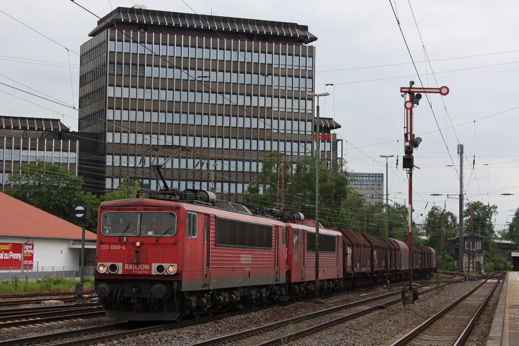 155 066 und 155 219 (OR) am 13.6.12 mit einem Stahlzug in Dsseldorf-Rath.
