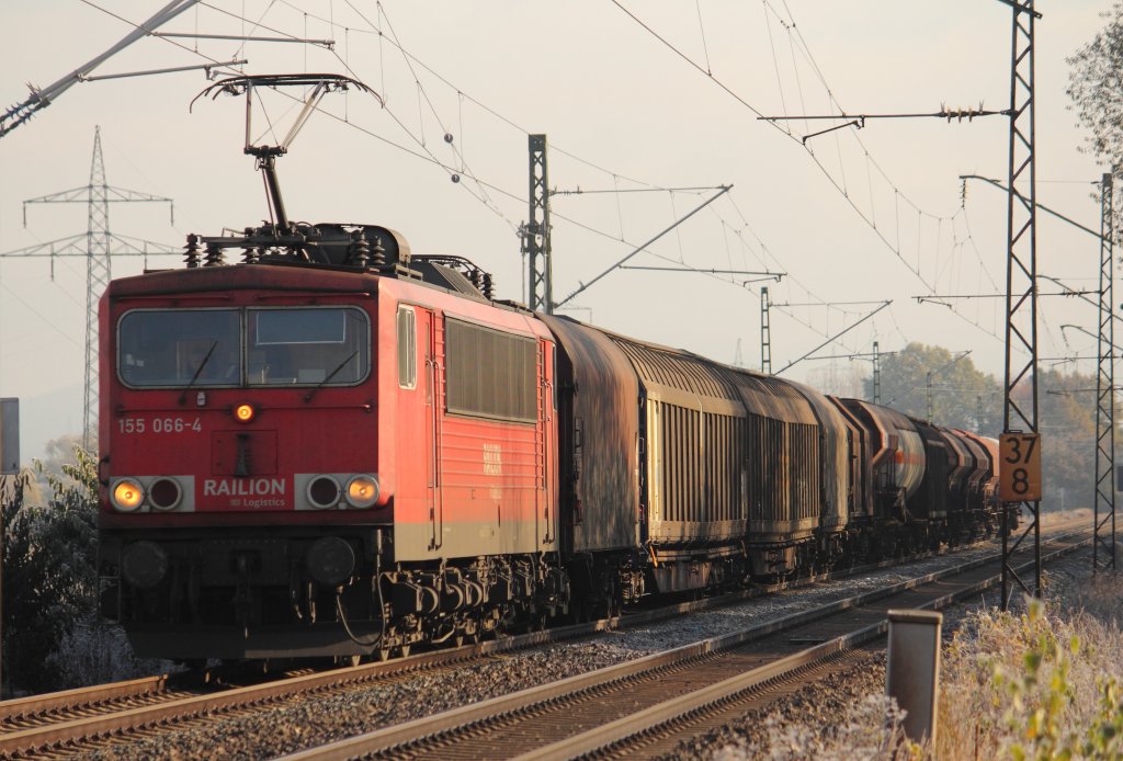 155 066-4 DB Schenker Rail bei Trieb am 29.10.2012.