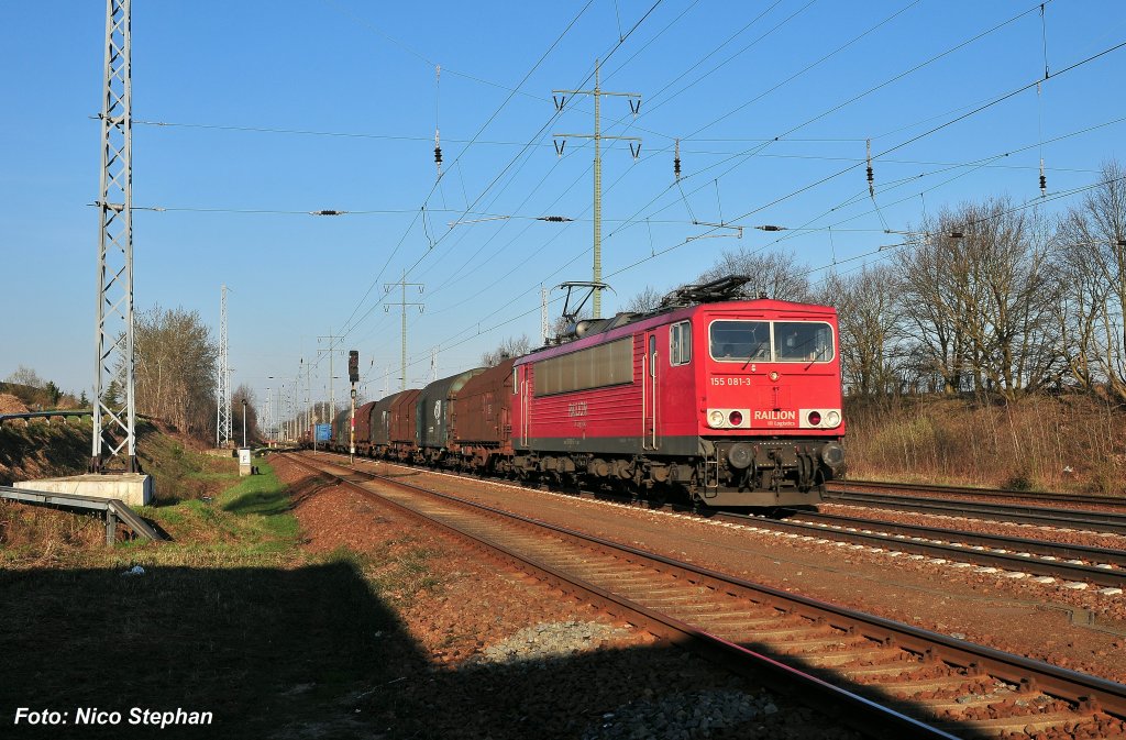 155 081-3 war mit einem leeren Stahlzug gen Glasower Damm unterwegs (Diedersdorf 07.04.10)