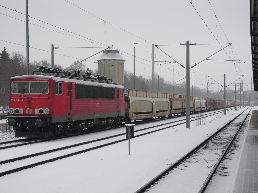 155 084-7 stand am 23.01.11 in Reichenbach V. oberer Bahnhof. Am Ende waren 5 Militrbegleitwagen angehngt. Sie wurden auch geheizt!