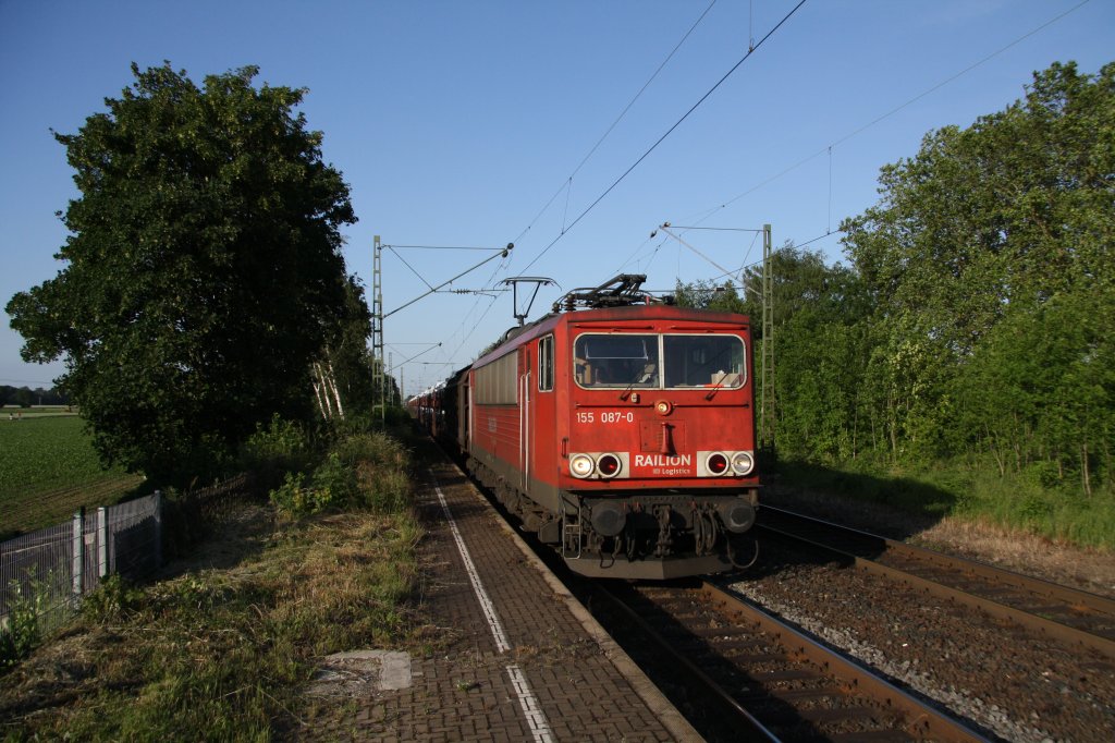 155 087-0 durchfhrt am 15.06.10 den Anrather Bahnhof.
