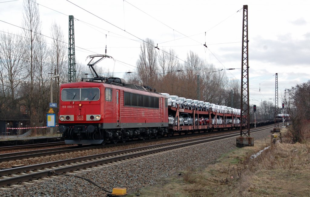 155 096 zieht am 12.02.11 einen gemischten Gz durch Leipzig-Thekla Richtung Mockau.