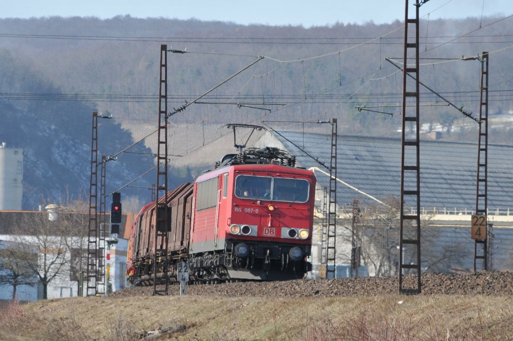 155 097 legt sich am 09.03.10 bei Karlstadt/Main in die Kurve