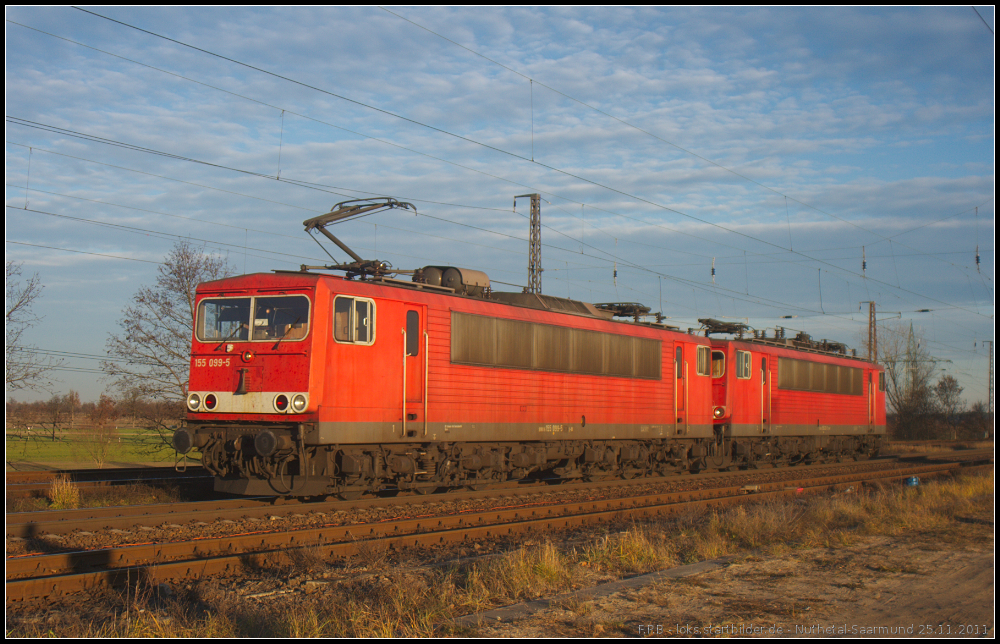 155 099 und 155 203 bei schnster Novembersonne am 25.11.2011 in Nuthetal-Saarmund.