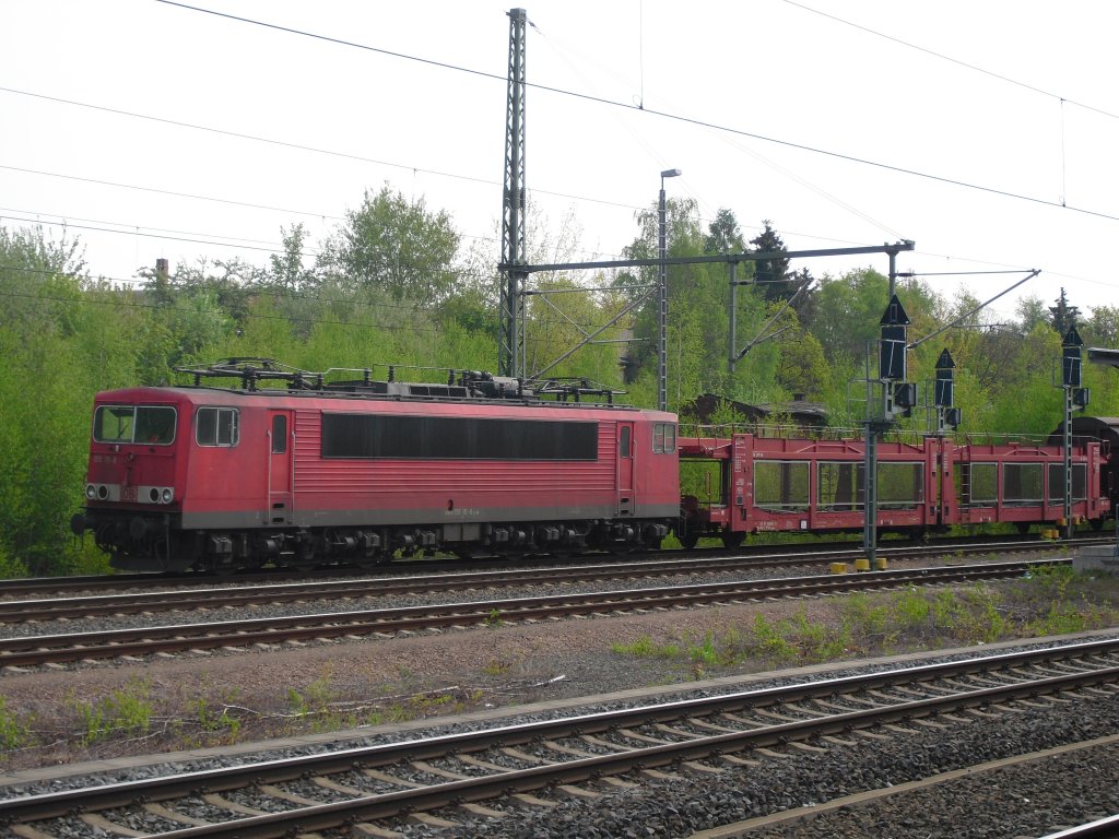 155 111-8 stand am 09.05.10 mit einem Gterzug im oberem Bahnhof Reichenbach/V. Diese hat noch die alten Scherenstromabnehmer!!