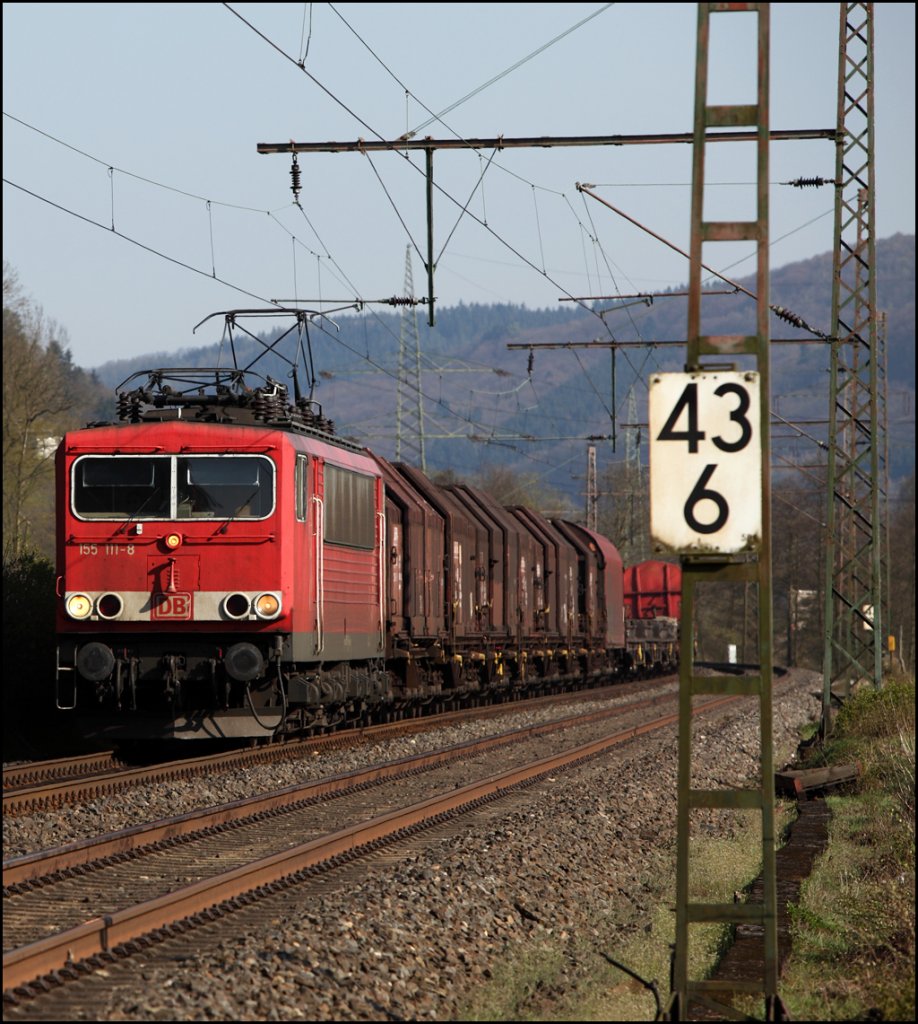155 111 (9180 6155 111-8 D-DB) ist von Kreuztal(?) auf dem Weg ins Ruhrgebiet. (23.04.2010)