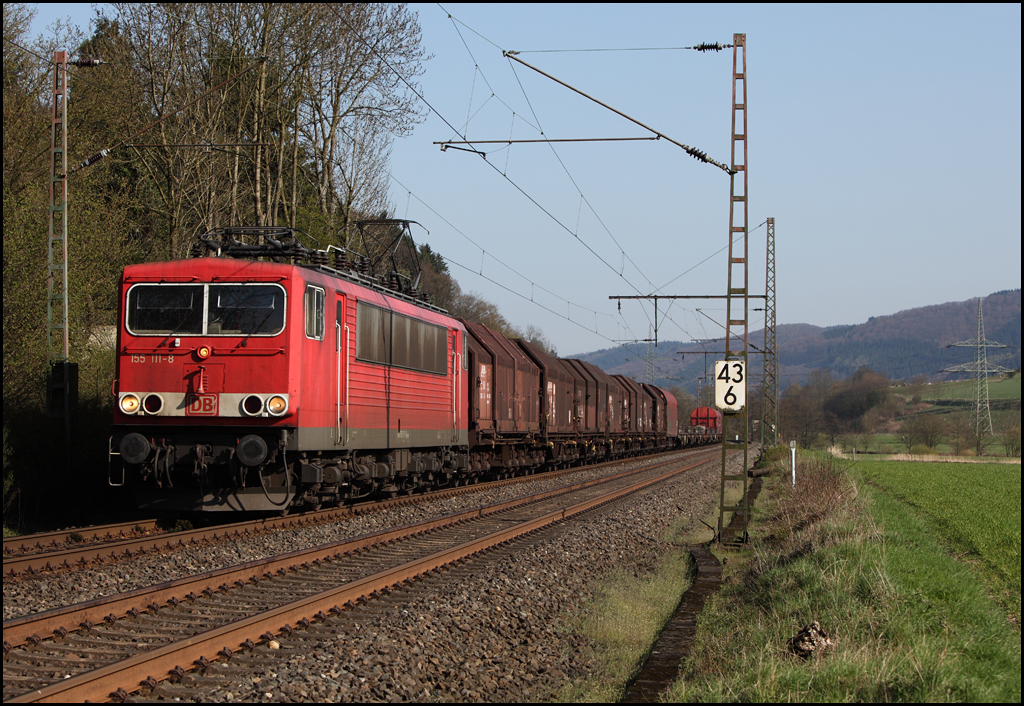 155 111 (9180 6155 111-8 D-DB) hat einen Coilzug aus Kreuztal(?) in Richtung Ruhrgebiet am Haken. (23.04.2010)