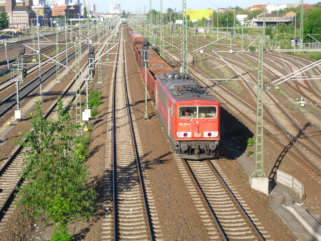 155 113-4 bei der Durchfahrt in Berlin Beusselstrasse, am 03.06.10.