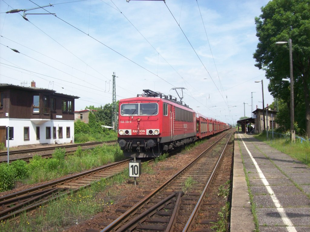155 115-9 in Bhlen (bei Leipzig) als Schluss Wagenlok war noch eine 362er Angehngt 08.06.2010