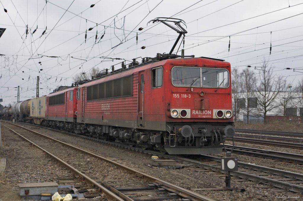 155 118-3 in Doppeltraktion mit einer zweiten 155`er am 04.04.2013 in Leipzig.