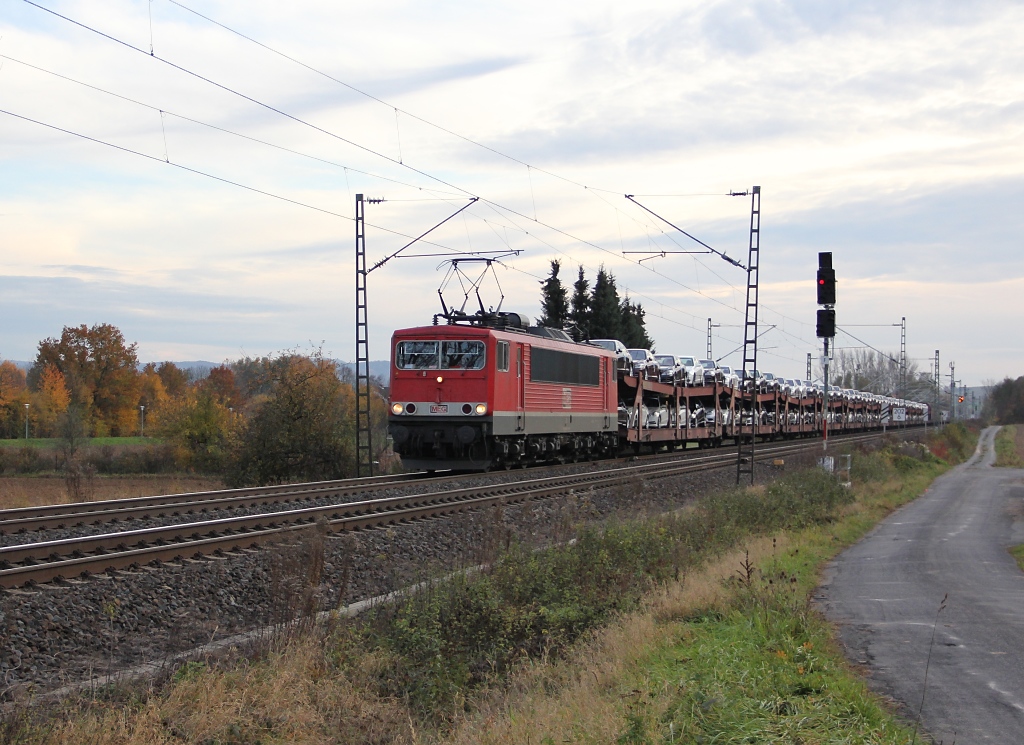 155 124-1 (MEG 701) mit Daimler-Zug in Fahrtrichtung Norden. Aufgenommen am 03.11.2011 kurz hinter Eschwege West.