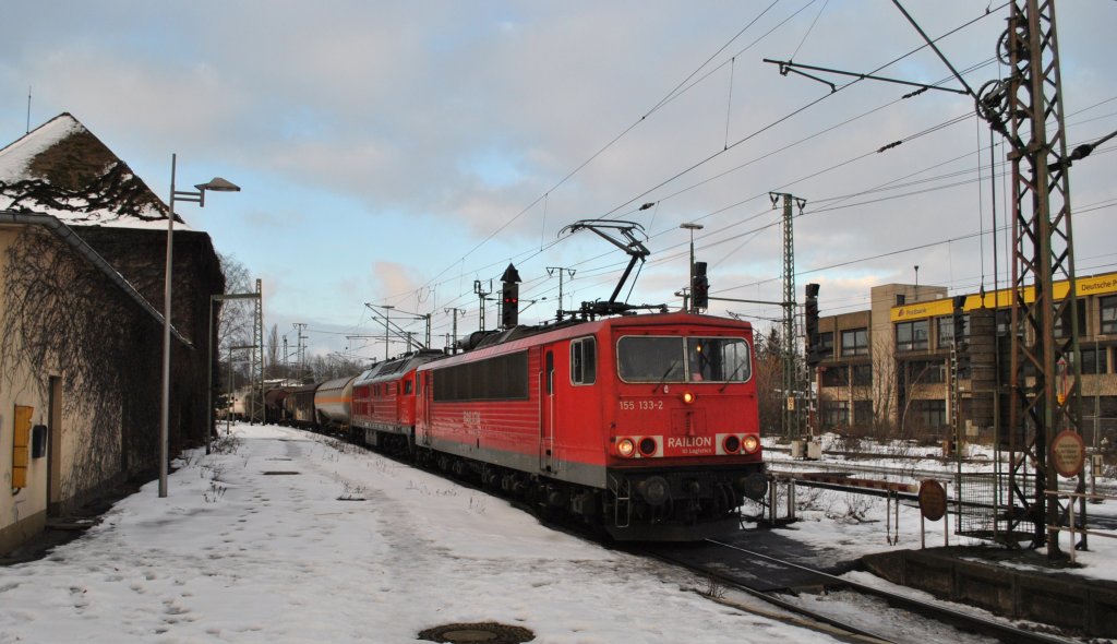 155 132-2, mit einer Ludmilla am 01.02.2011 in Lehrte.