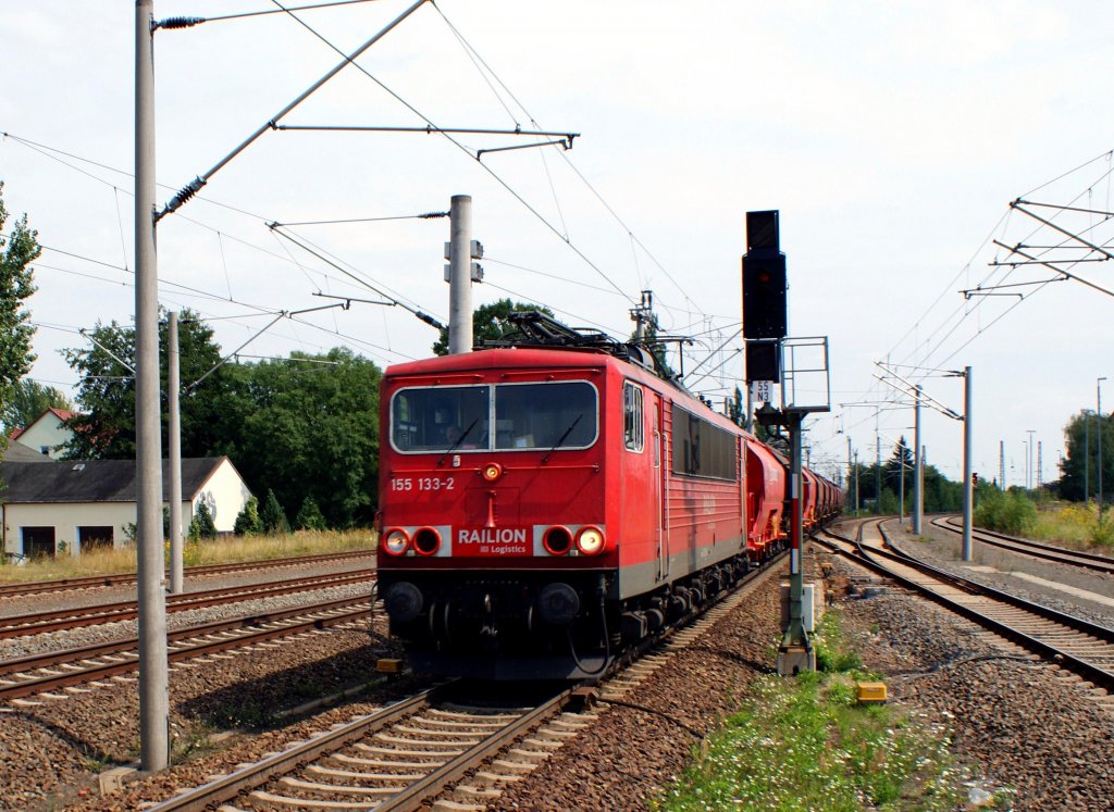 155 133-2 fhrt mit ihren Gz durch den Bahnhof Borsdorf am 08.08.2009