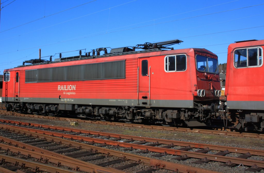 155 135-7 der RAILION Logistics abgestellt am 19.03.2011 in Kreuztal.