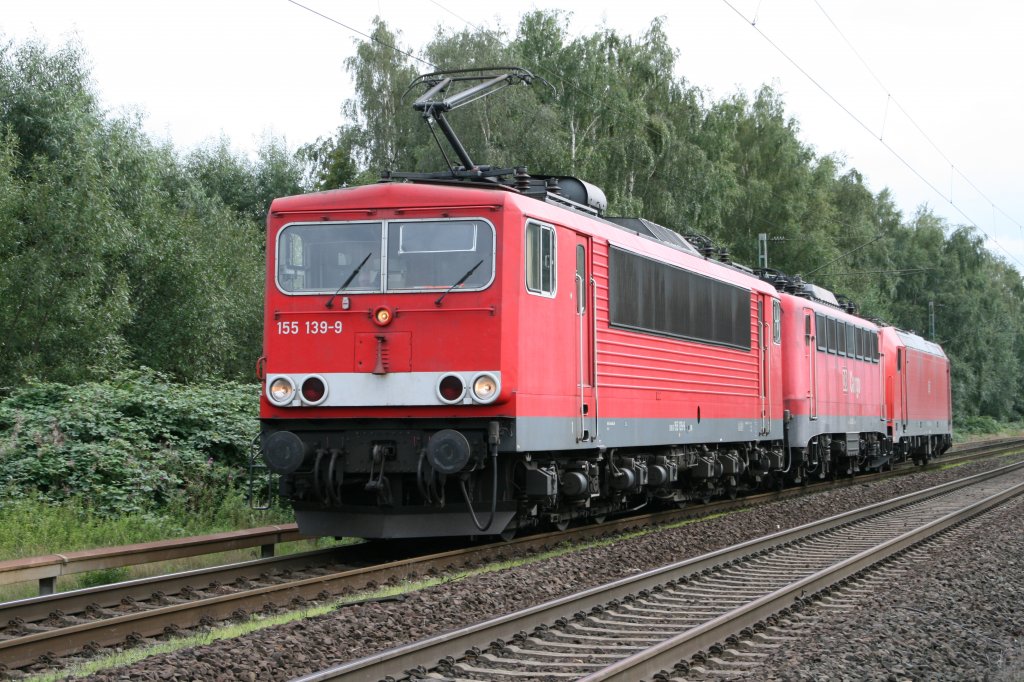 155 139-9 mit 140 838-4 und 185 402-5 im schlepp richtung Wanne-Eickel in Herne Holsterhausen. 1.9.2010